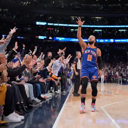 Die New York Knicks gewinnen in Spiel 5 der NBA-Basketball-Playoff-Rückrunde gegen die Indiana Pacers mit 121:91.