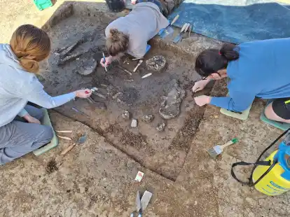Das Grab im Ortsteil Exing, nach dem das Skelett als &laquo;Exinger&raquo; bezeichnet wird, wurde bei einer Untersuchung vor Bauarbeiten entdeckt.