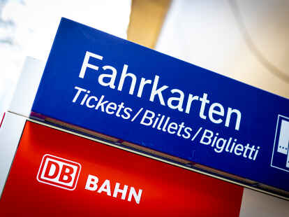 Tickets nur noch am Fahrkartenautomat oder übers Handy? Die DB kündigt ihren Provisionsvertrag mit der Mobilitätszentrale Westerstede.