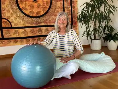 Susanne Bolling lädt zu einem „offenen Tag“ rund um Nachwuchs ein. Im Moin-Zentrum werden auch Yoga-Kurse für Schwangere angeboten.