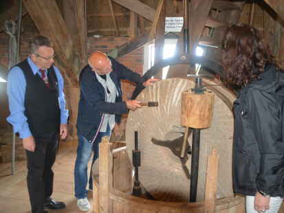 Einblicke in die historischen Mühlen gibt es wieder am Pfingstmontag, wie beispielsweise in die Windmühle in Scharrel.