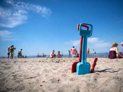 Auch in Dangast wird wieder das Strandspielzeug rausgeholt, denn die Saison hat begonnen.