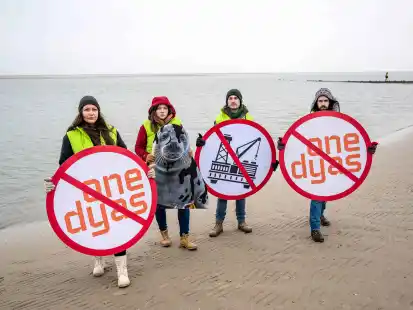 Umweltschützer und Insulaner auf Borkum protestieren schon seit Längerem gegen die Gasbohrpläne von One-Dyas (hier im Jahr 2023). Das niederländische Unternehmen will aber an den geplanten Förderung festhalten.