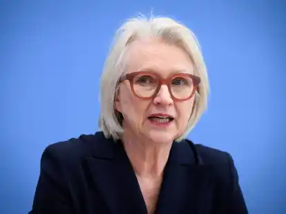 Die Chefin der «Wirtschaftsweisen», Monika Schnitzer, fordert die Politik zu einer Rentenreform auf.