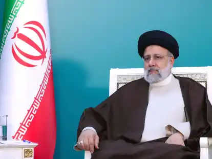 Der iranische Präsident Ebrahim Raisi war an Bord eines Hubschraubers, der notlanden musste.