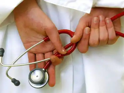 Laut Bundesärztekammer erreichte die Zahl der Mediziner ohne deutsche Staatsangehörigkeit mit knapp 64.000 eine neue Höchstmarke.