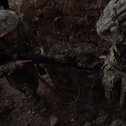 Ukrainische Soldaten beim Training: Ihr Land verteidigt sich seit mehr als zwei Jahren gegen den russischen Angriffskrieg.