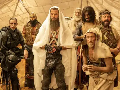 Chris Hemsworth als Dementus in einer Szene des Films «Furiosa: A Mad Max Saga».