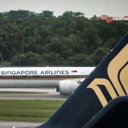 Eine Boeing 777 von Singapore Airlines auf dem Flughafen von Singapur (Archivbild).