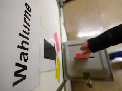 Wer nicht persönlich wählen gehen kann, hat die Möglichkeit, Briefwahlunterlagen zu beantragen. (Symbolbild)