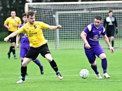Spiel gedreht: Andre T&ouml;nnies (am Ball) gewann mit dem TV Jahn gegen den Bookholzberger TB.