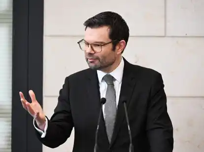 Den Deutschen fehle manchmal Gemeinschaftsgef&uuml;hl, findet Buschmann.