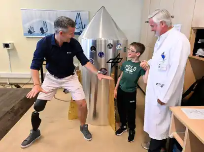 Der behinderte Astronaut John McFall m&ouml;chte ein Vorbild f&uuml;r Kinder sein.