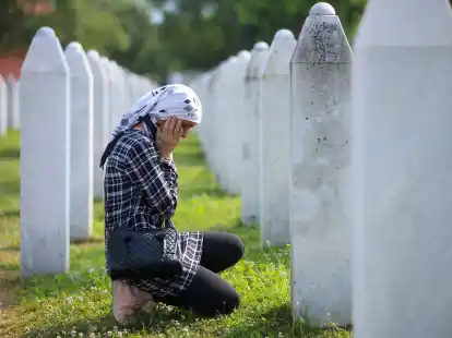 Dem Massaker von Srebrenica im Zuge des Bosnien-Kriegs fielen 8000 bosnische Muslime zum Opfer.