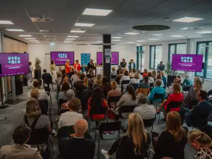 Rund 100 G&auml;ste waren beim Event &bdquo;Innovation f&ouml;rdern. Vielfalt fordern&ldquo;.