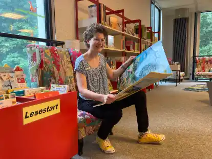 Anne Humboldt leitet die Kreisbibliothek in Brake. Sie gibt Tipps, wie man Kinder fürs Lesen begeistert und wie man die Begeisterung im Jugendalter aufrechterhalten kann.