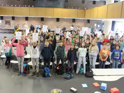 Die besten Rechner: Schülerinnen und Schüler aus sechs Oldenburger Grundschulen hatten sich für die Landesrunde der Mathe-Olympiade in der Cäcilienschule qualifiziert.