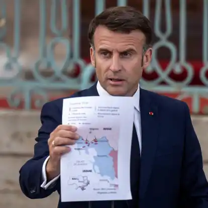 Emmanuel Macron: «Ukrainischer Boden wird de facto von Stützpunkten aus angegriffen, die sich in Russland befinden.»