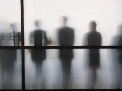 Ob bei der Arbeit oder in privaten Beziehungen, etwa unter Freunden und in der Familie: Manipulationsversuche kommen &uuml;berall vor.