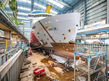 Das Kreuzfahrtschiff &laquo;Silver Ray&raquo; in einer Halle der Meyer Werft (Archivbild).