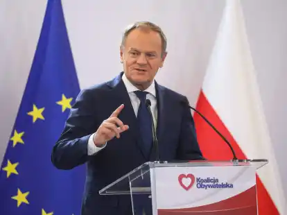 Die Regierung von Ministerpr&auml;sident Donald Tusk ist derzeit dabei, die beanstandeten Ma&szlig;nahmen wieder r&uuml;ckg&auml;ngig zu machen.