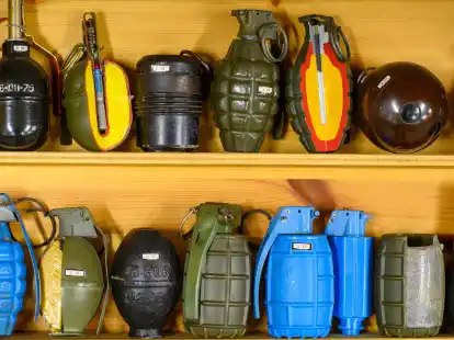 M&uuml;ssen Handgranaten entsch&auml;rft werden, kann das f&uuml;r Besch&auml;ftigte beim Kampfmittelr&auml;umdienst einen spontanen Anruf bedeuten - sie m&uuml;ssen dann los zum Fundort.