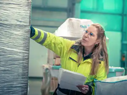 Nicole Herrmann hat mit 39 ein Praktikum bei DB Schenker in Hamburg gemacht.