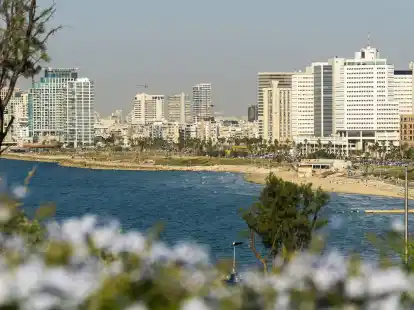 Blick von Jaffa in Richtung Tel Aviv: Das Ausw&auml;rtige Amt warnt weiterhin vor Reisen nach Israel und in die pal&auml;stinensischen Gebiete.