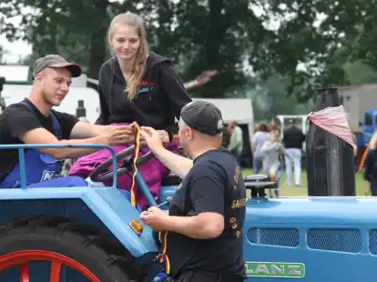 Ein friedliches und fr&ouml;hliches Dorffest wie in den Jahren zuvor &ndash; hier ein Archivbild &ndash; soll auch das D&ouml;rpfest mit Oldtimer- und Schleppertreffen in Sandelerm&ouml;ns im vergangenen Jahr gewesen sein, so beschreibt es der Gesch&auml;ftsf&uuml;hrer des veranstaltenden Dorfb&uuml;rgervereins, Udo Albers. Abgesehen von einer Sachbesch&auml;digung.