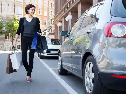 Belohnen Sie sich mit dem Kauf von Kleidung f&uuml;r einen anstrengenden Arbeitstag? Mit der No-Buy-Challenge k&ouml;nnen Sie solche Verhaltensmuster unter Umst&auml;nden aufbrechen.