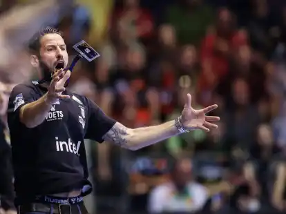 Der SC Magdeburg um Trainer Bennet Wiegert steht kurz davor, in die Annalen des deutschen Handballs einzugehen.