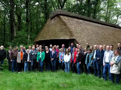 Die Mitglieder des Arbeitskreises Dorfentwicklung Beidseits der Lethe machten auch Halt am alten Schafkoben in Bissel.