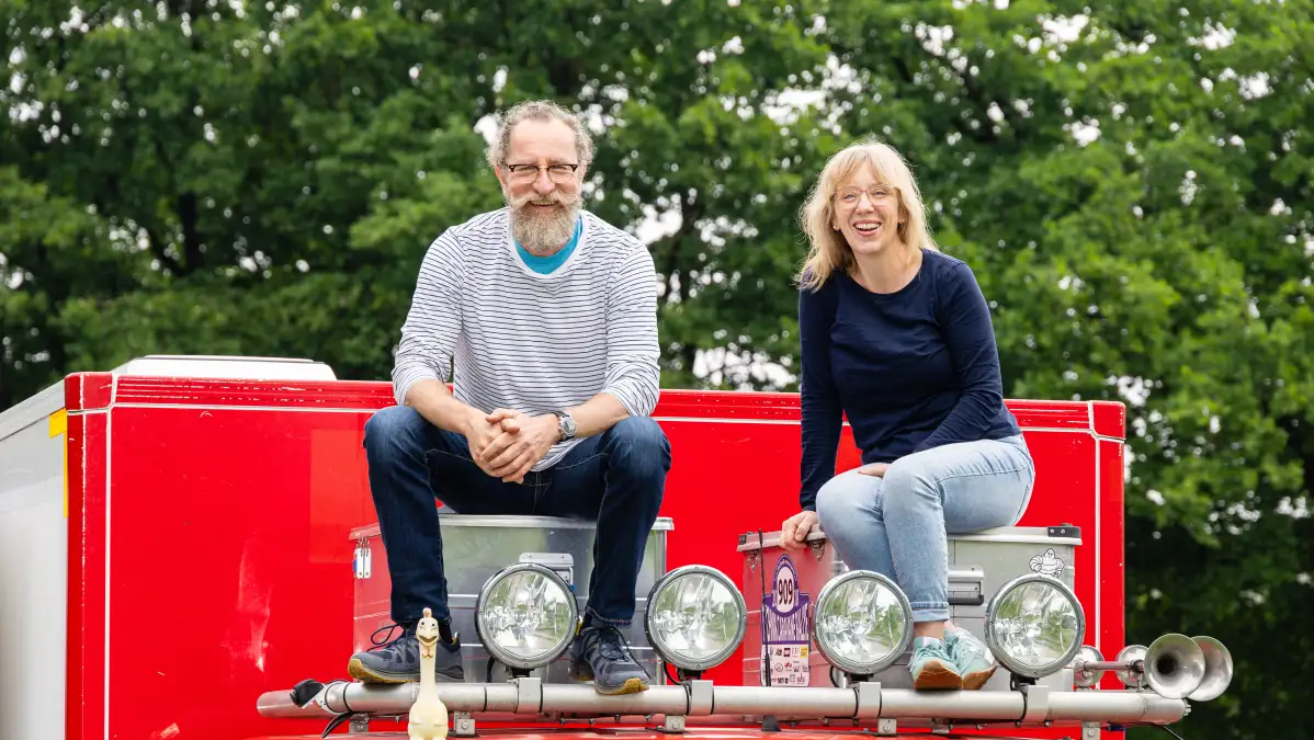 Oldenburger Knut und Wiebke Harms bauen MAN-Truck aus Blumenhandel zu ...