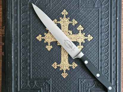 Krimis in der Bibel: Das Glaubensbuch der christlichen Kirchen erzählt manch blutige Geschichte von Raub, Mord und Totschlag. In Aurich gibt es dazu eine Predigtreihe.