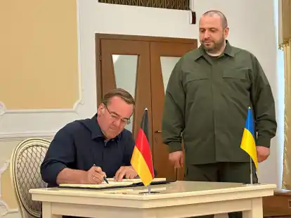 H&auml;lt sich derzeit in Odessa auf: Boris Pistorius in Anwesenheit seines ukrainischen Amtskollegen Rustem Umjerow.