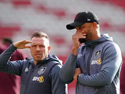 Craig Bellamy (l) war bisher Assistent beim FC Burnley.