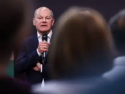 &laquo;Am Ende m&uuml;ssen wir Demokratie als B&uuml;rgerinnen und B&uuml;rger schon immer selbst verteidigen&raquo;, sagt Olaf Scholz.