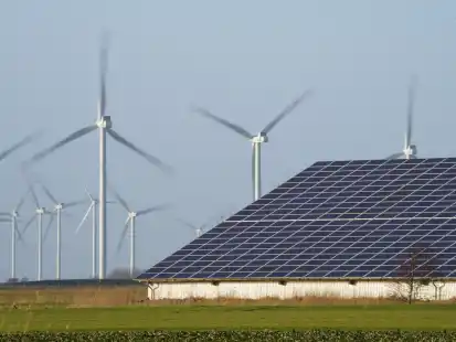 Windenergie und Photovoltaik: Zwei der möglichen Energielieferanten für die Wesermarsch.