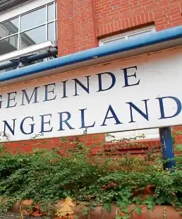 Im Rathaus laufen die F&auml;den zusammen: Zur Gemeinde Wangerland geh&ouml;ren ein Dutzend Orte und Kirchspiele.