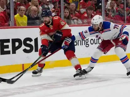 Ein Schritt weiter: Sam Reinhart (l.) gewinnt mit den Florida Panthers die Eastern Conference.