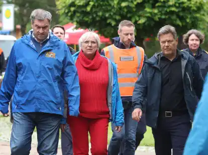 Ministerpr&auml;sident S&ouml;der mit Kulturstaatsministerin Roth und Vizekanzler Habeck in Babenhausen. (Karl-Josef Hildenbrand/dpa)