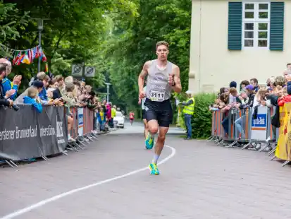 543 L&auml;uferinnen und L&auml;ufer erreichten beim 10-Kilometer-Lauf das Ziel.