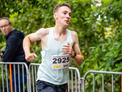 543 L&auml;uferinnen und L&auml;ufer erreichten beim 10-Kilometer-Lauf das Ziel.