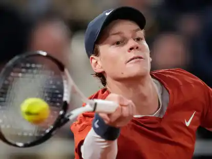 Sinner hatte mit dem unkonventionellen Spiel des Franzosen Moutet zun&auml;chst gro&szlig;e Probleme (Archivbild).