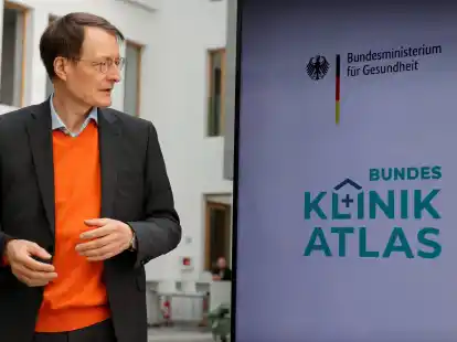 Karl Lauterbach (SPD), Bundesminister für Gesundheit, stellt den Bundes-Klinik-Atlas vor: Das Portal ist mit größter Vorsicht zu genießen, meint NWZ-Redakteurin Anja Biewald