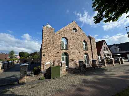 Die Auricher Moschee wird am Donnerstag von dem als politisch-salafistisch eingestuften Prediger Semi Abu Hamza aufgesucht und dort will er zu Muslimen sprechen.