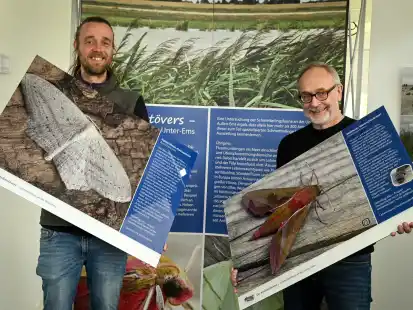 Hoffen auf reges Interesse für die Schmetterlingswochen: Landschaftsökologe Felix Närmann (l.) und Thorsten Kuchta von der Geschäftsstelle Masterplan Ems 2050.