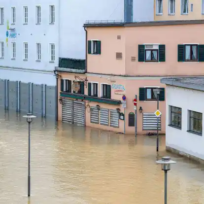 Teile der Altstadt von Passau sind noch immer vom Hochwasser der Donau überschwemmt.