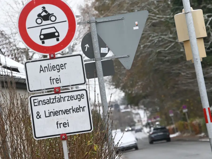 Aneinander vorbei oder die Annäherung Voreinander Abbiegen - Autofahren lernen - Fahrschule 2025