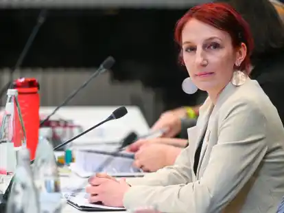 Geraldine Rauch, Präsidentin der Technischen Universität Berlin, nimmt an einer regulären Sitzung des Erweiterten Akademischen Senats teil. Nach dem Liken umstrittener Posts im Zusammenhang mit dem Gaza-Krieg hatte es viel Kritik an ihr gegeben.